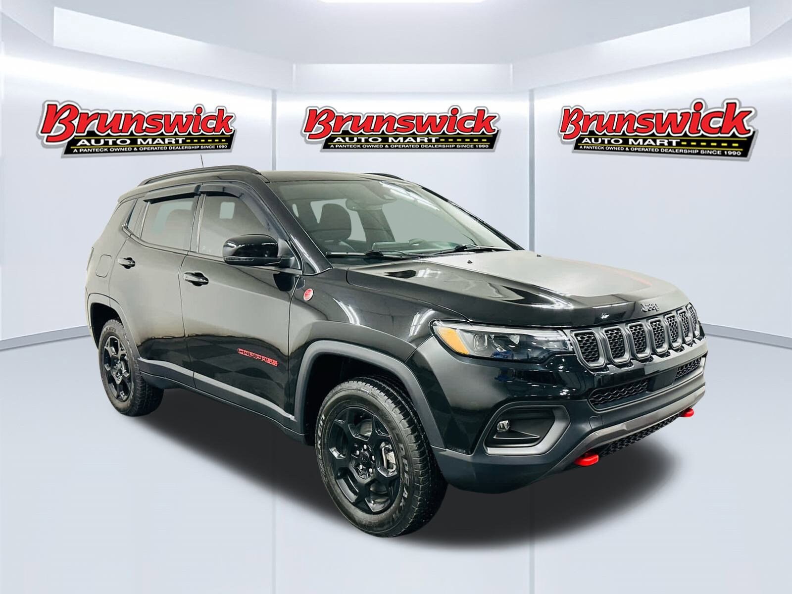 2023 Jeep Compass Trailhawk photo 3