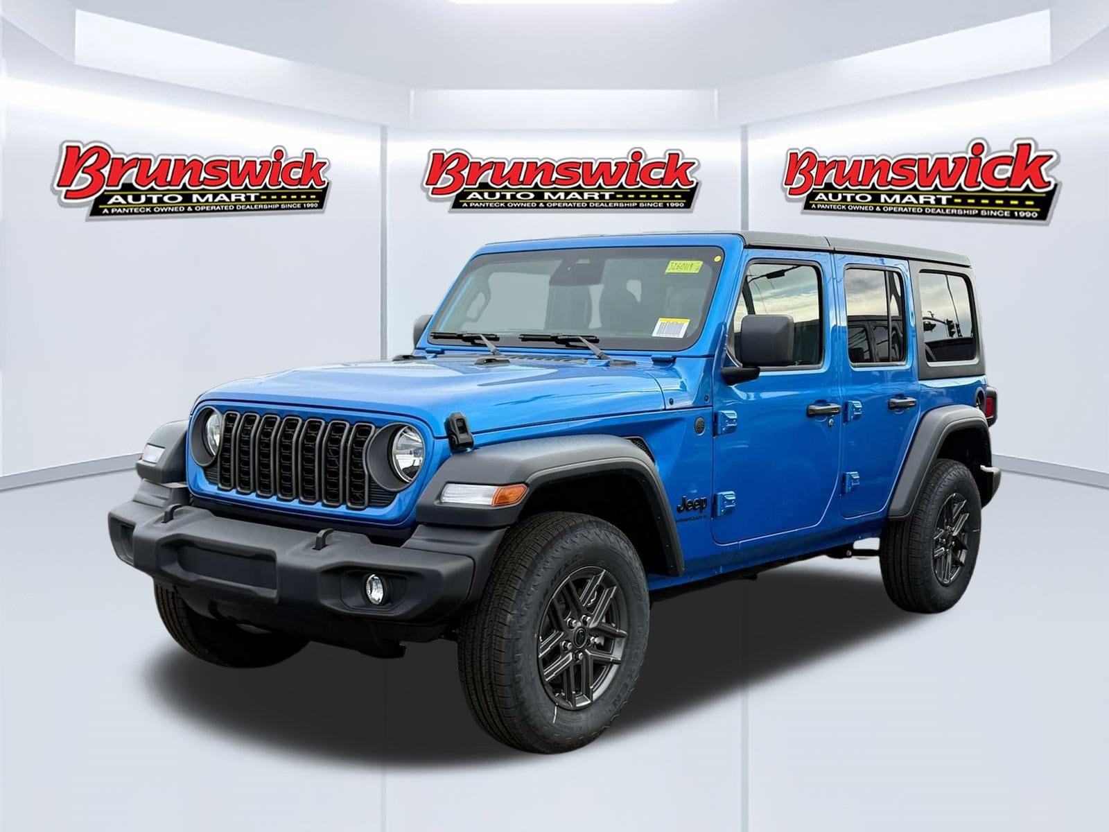 2026 Jeep Wrangler 4-Door Sport S's photo