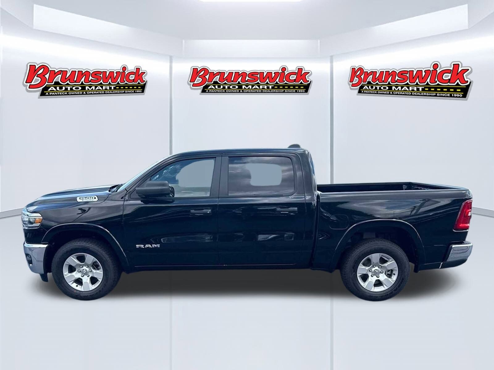 2025 Ram 1500 Big Horn photo 3