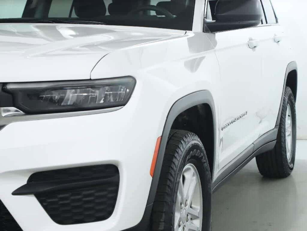 Used 2023 Jeep Grand Cherokee Laredo SUV