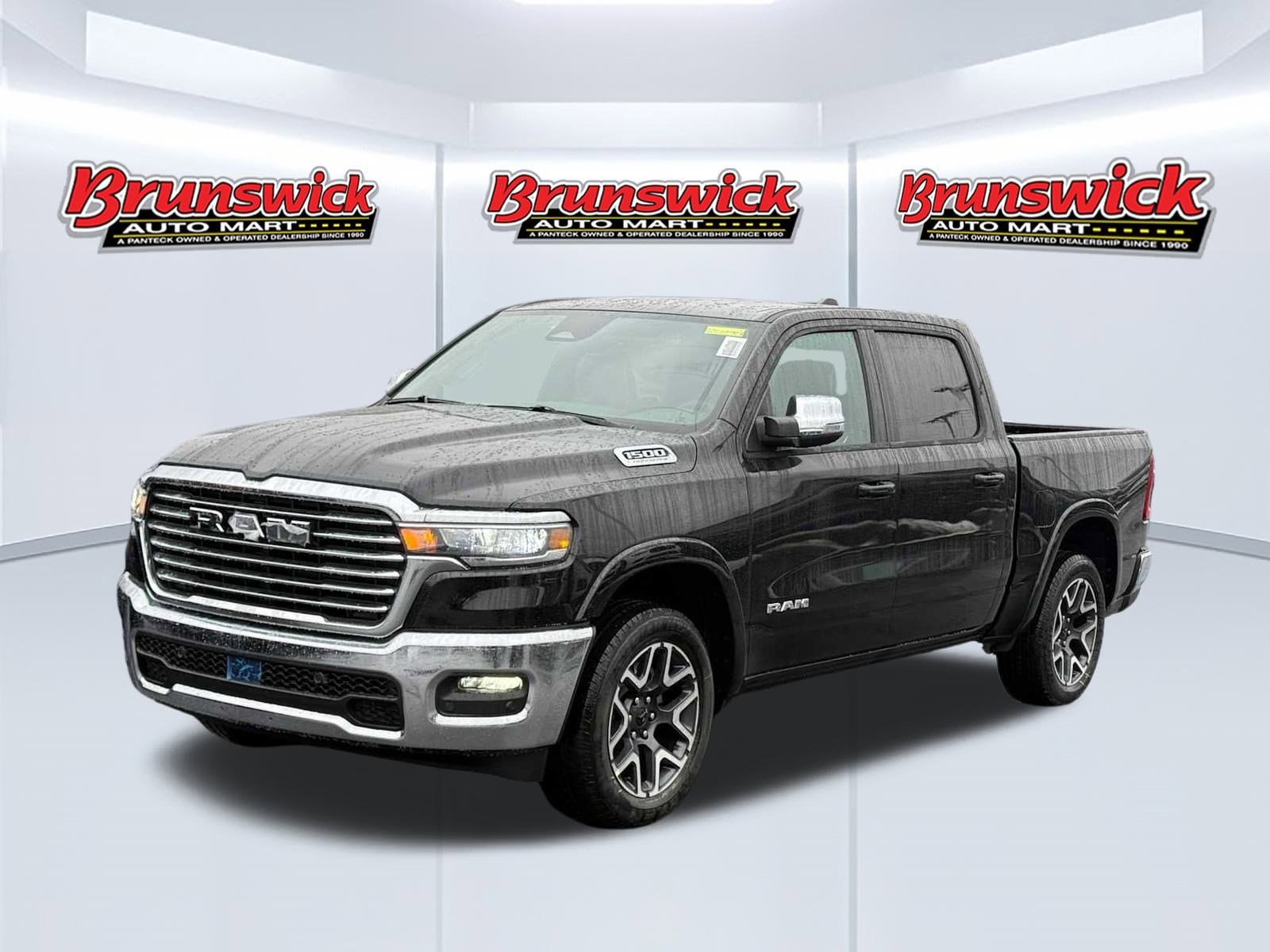 2026 RAM Ram 1500 Pickup Laramie's photo