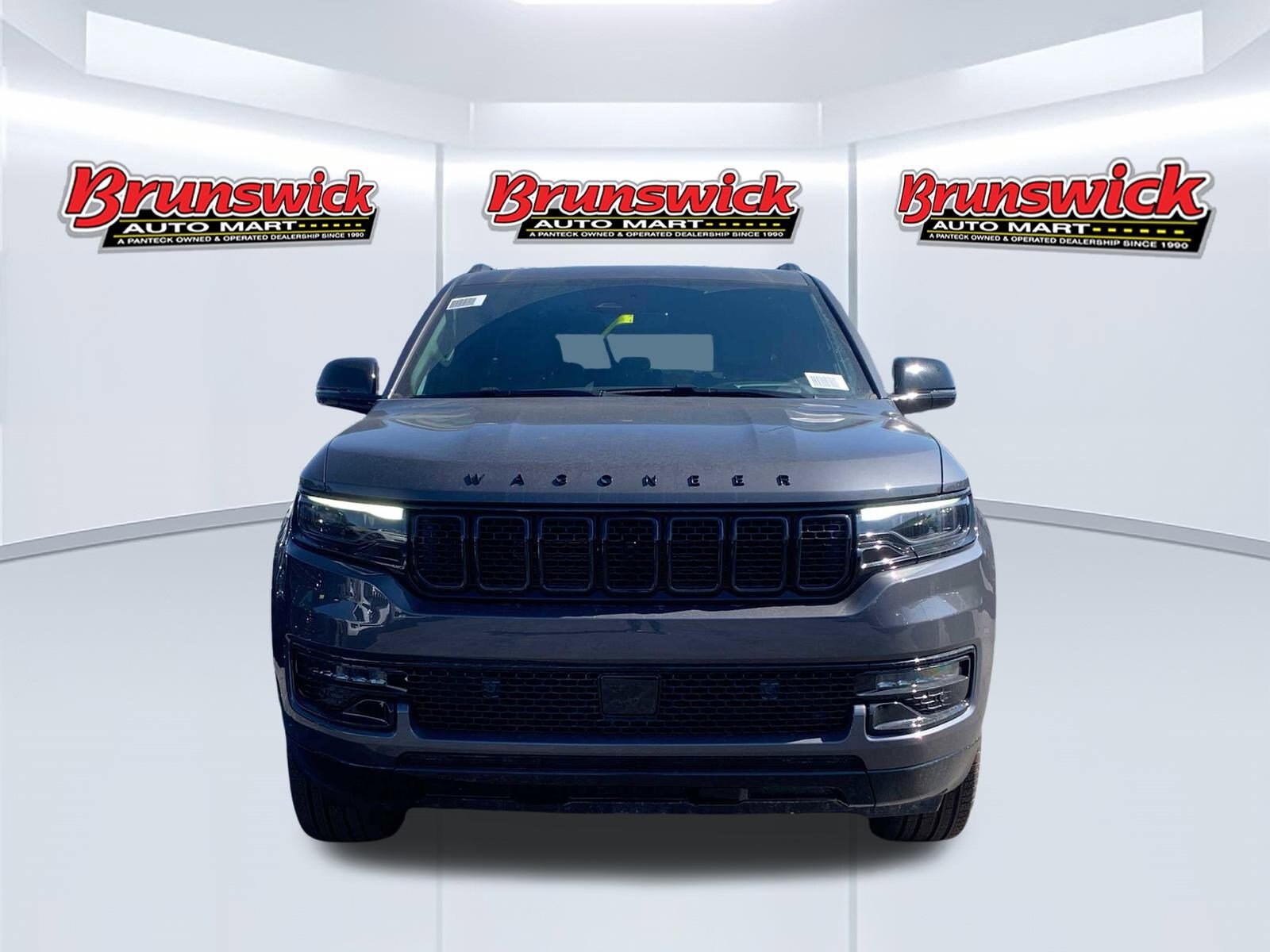 2025 Jeep Wagoneer Carbide photo 2