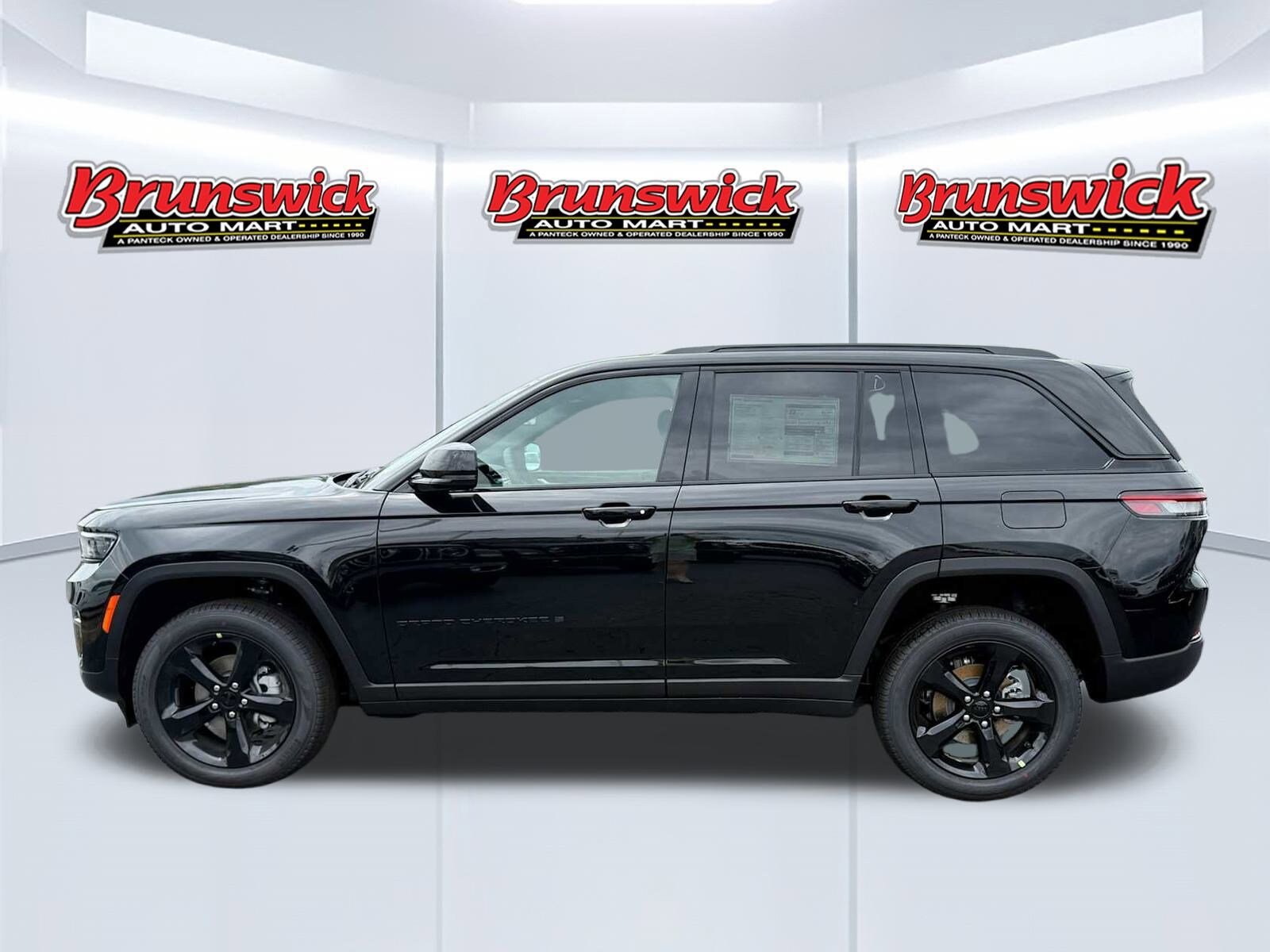 2025 Jeep Grand Cherokee Limited photo 2