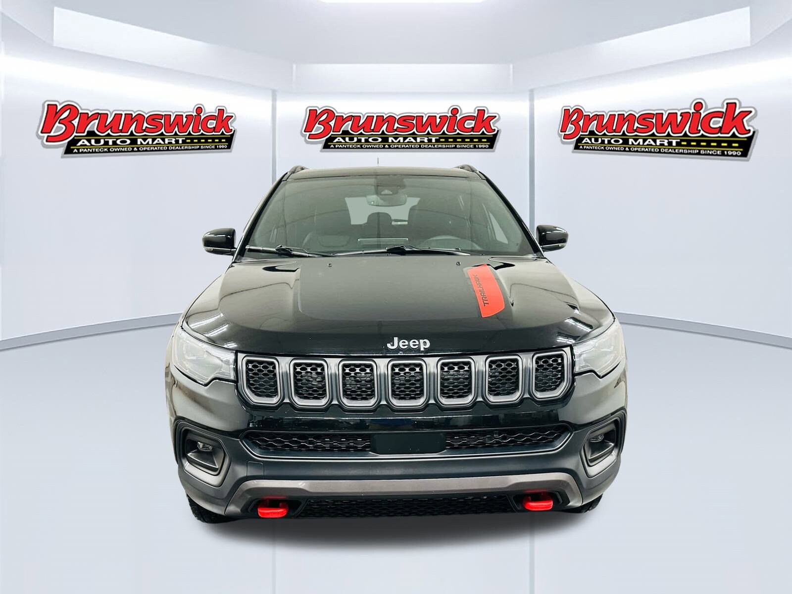 2023 Jeep Compass Trailhawk photo 2