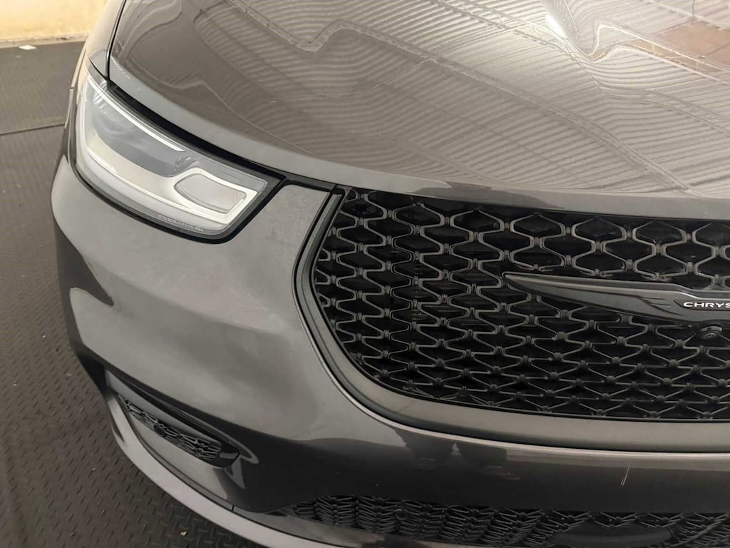 Used 2023 Chrysler Pacifica Touring L Van Passenger Van