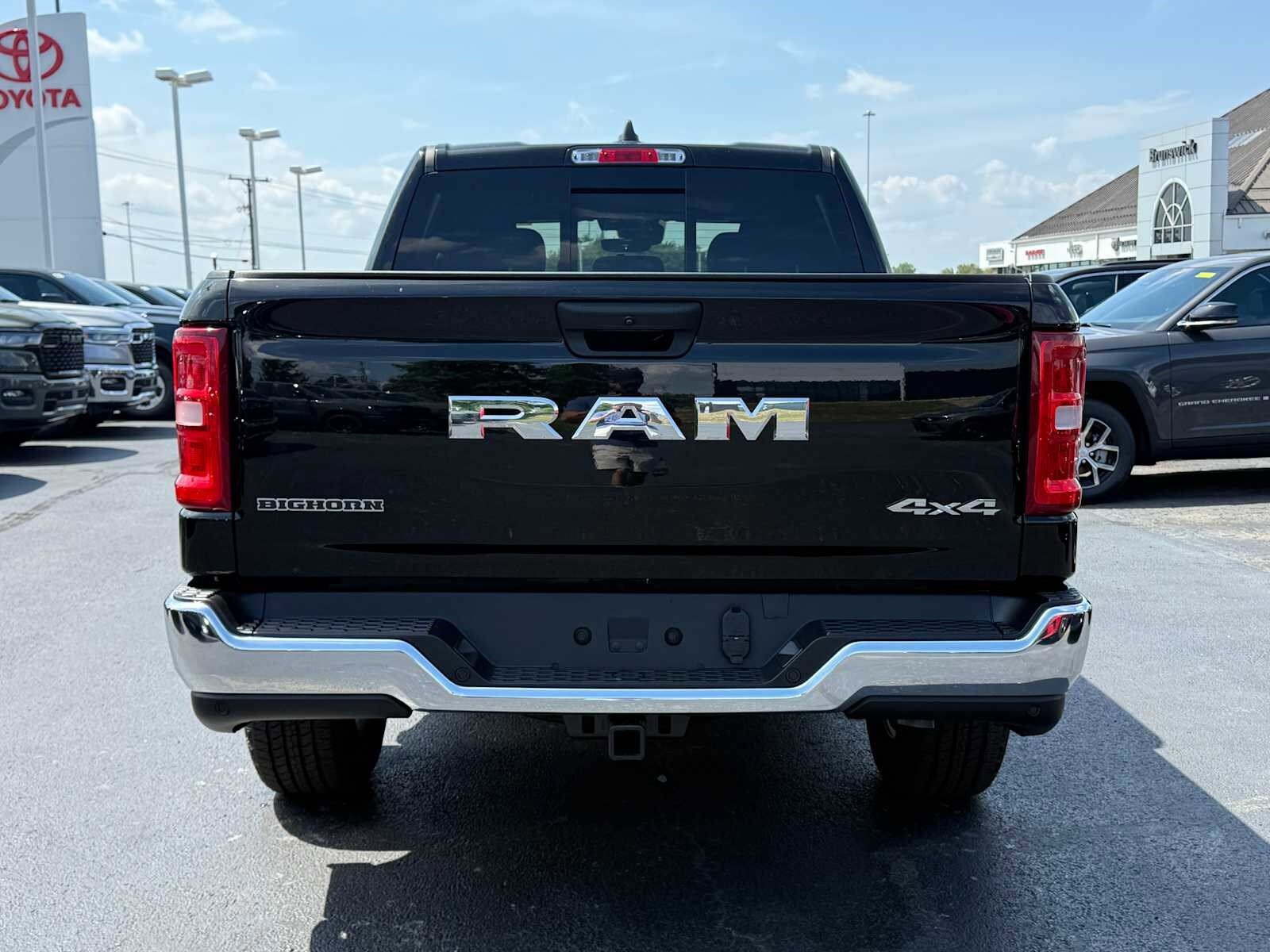 2025 Ram 1500 Big Horn photo 4