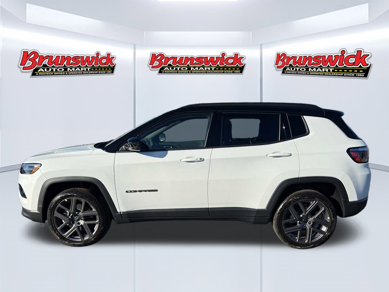 2026 Jeep Compass Limited Altitude photo 3