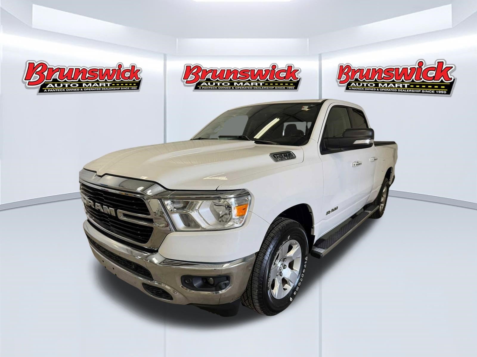 View vehicle photo 6