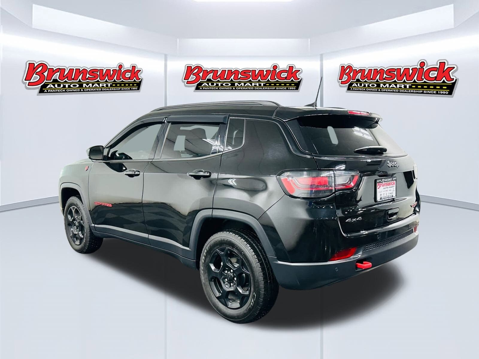 2023 Jeep Compass Trailhawk photo 4