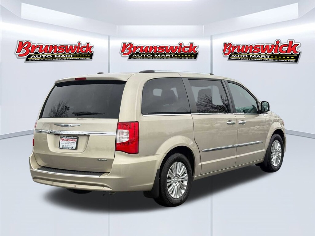 Used 2015 Chrysler Town & Country Limited Platinum Van