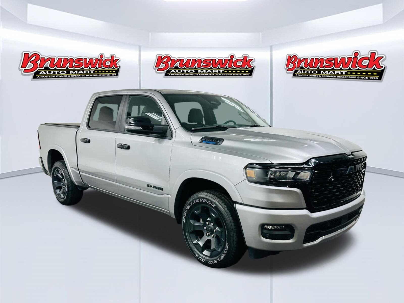 2025 Ram 1500 Truck Crew Cab 