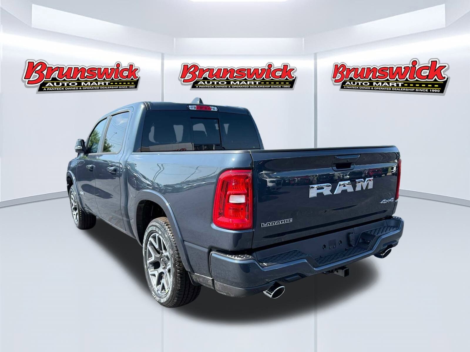 2026 Ram 1500 Laramie photo 3
