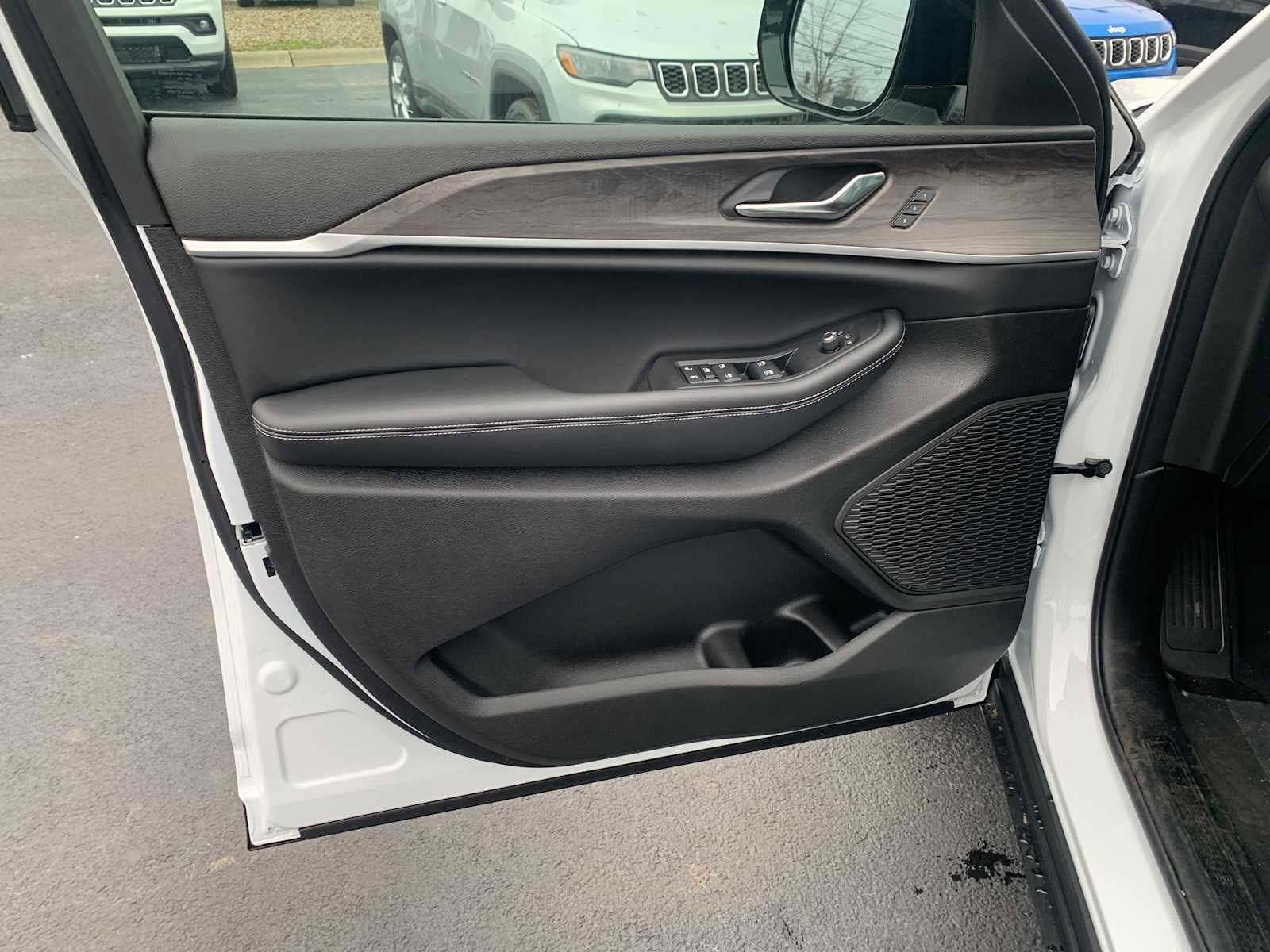 2025 Jeep Grand Cherokee Sport Utility 