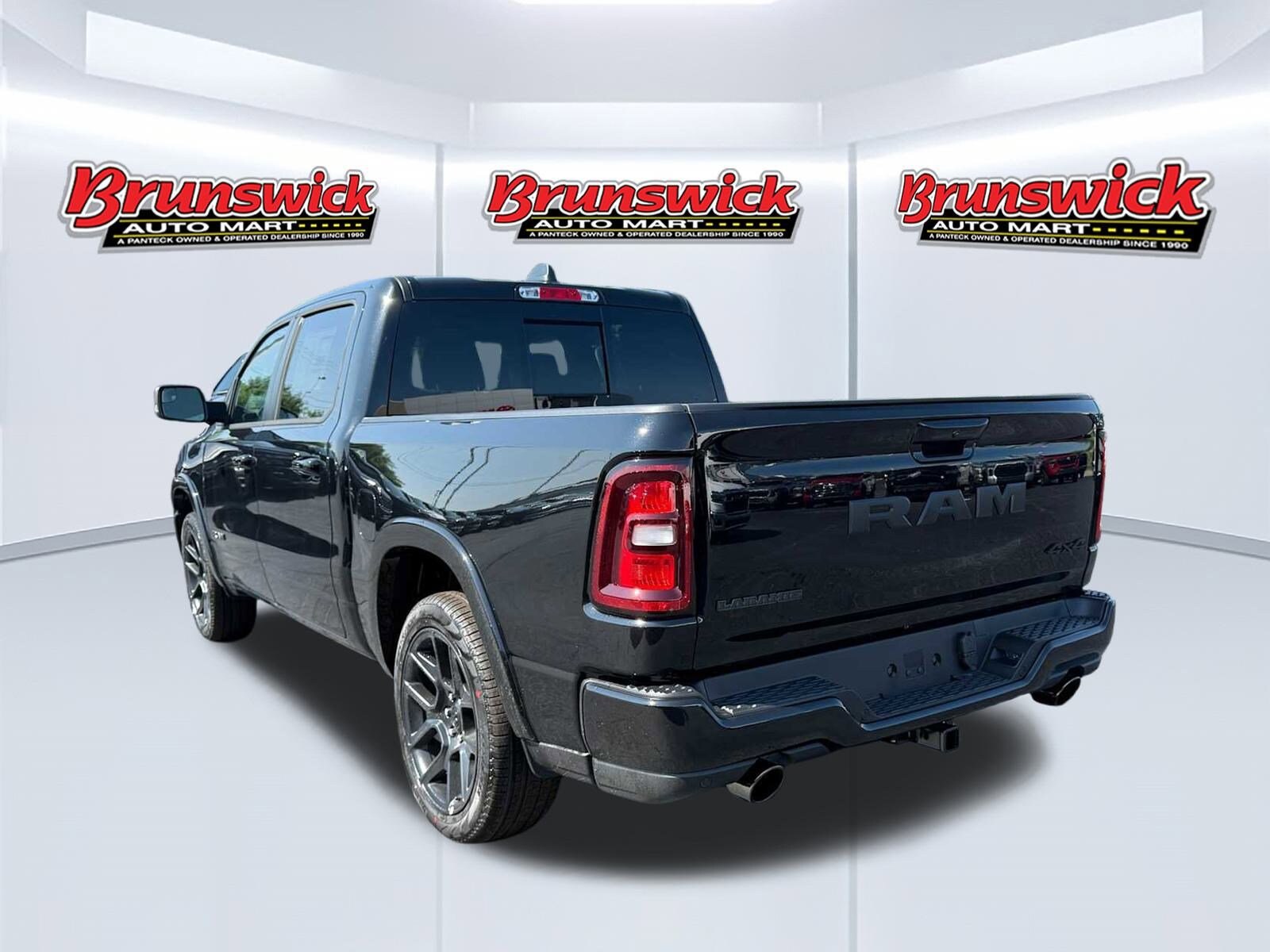 2026 Ram 1500 Laramie photo 3