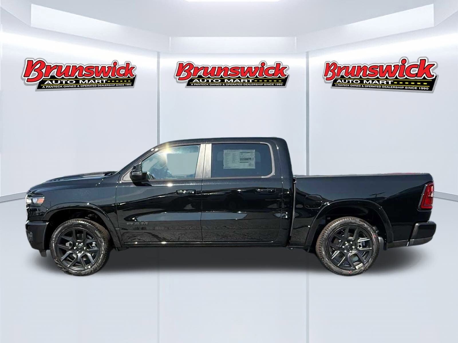 2026 Ram 1500 Laramie photo 2