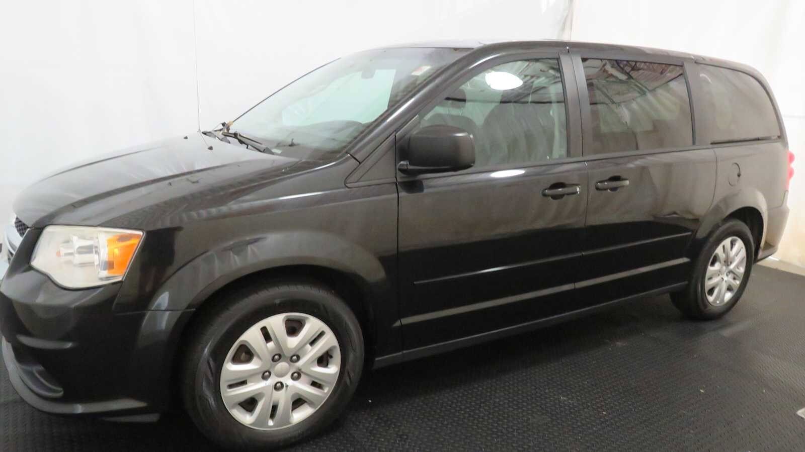 2016 Dodge Grand Caravan SE photo 2