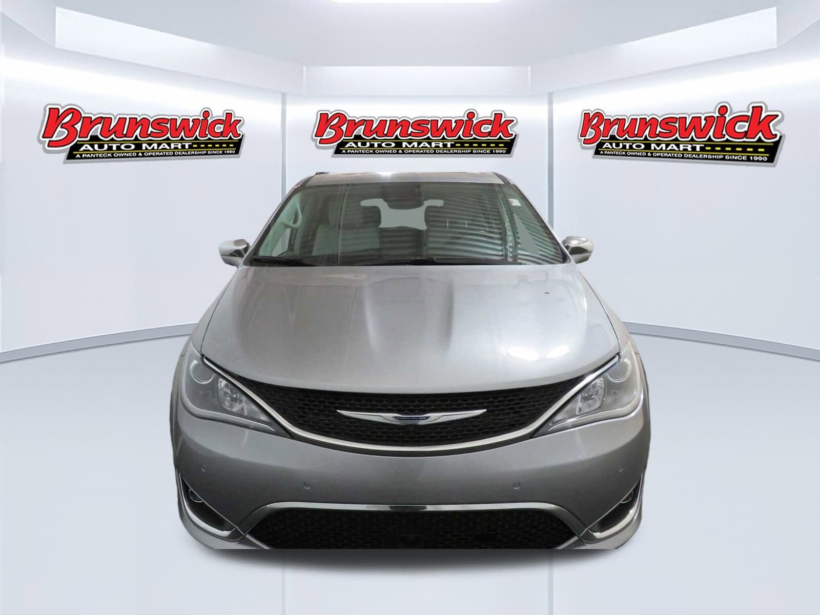 2020 Chrysler Pacifica Limited photo 3