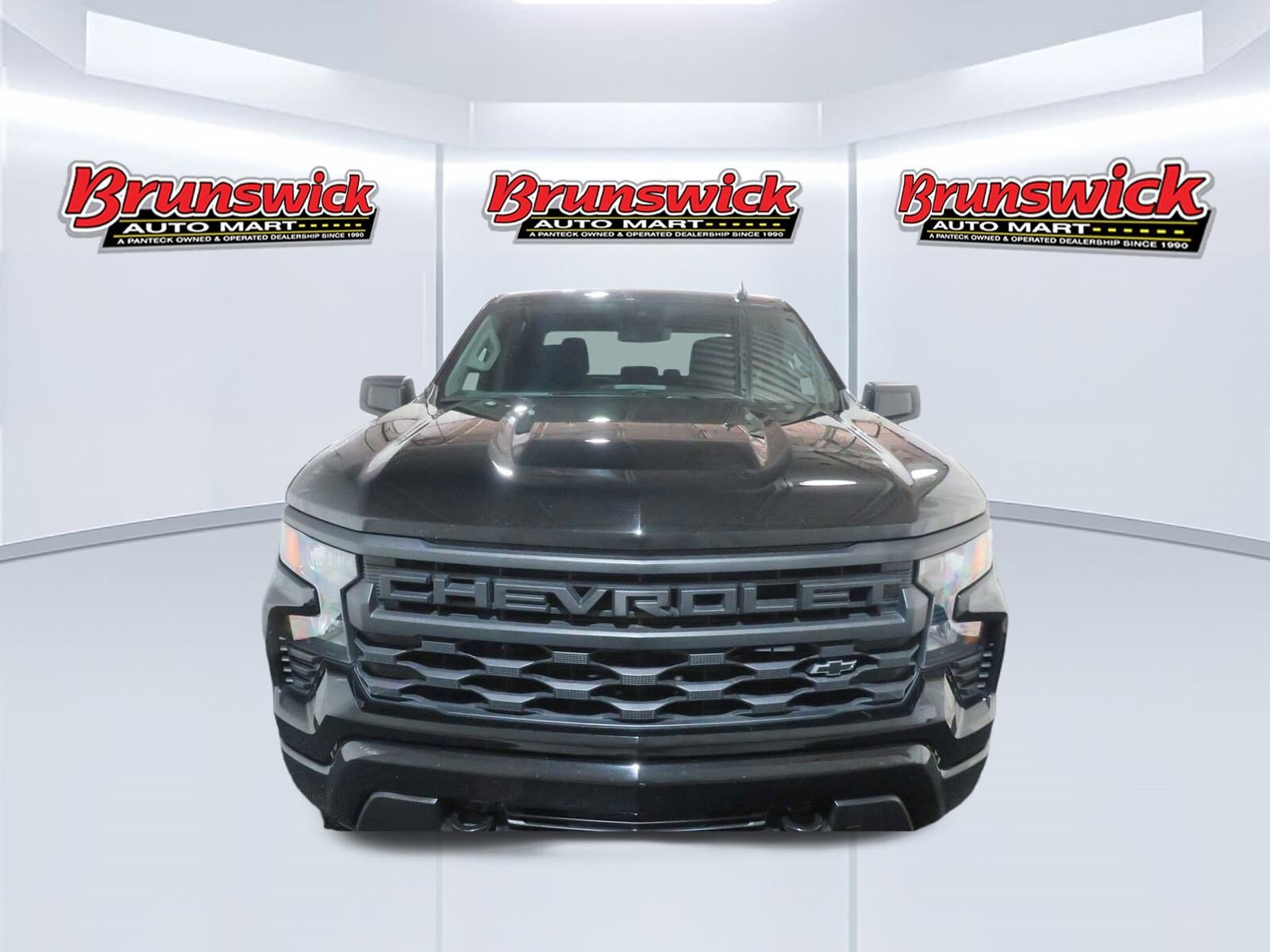 2023 Chevrolet Silverado 1500 Custom photo 3