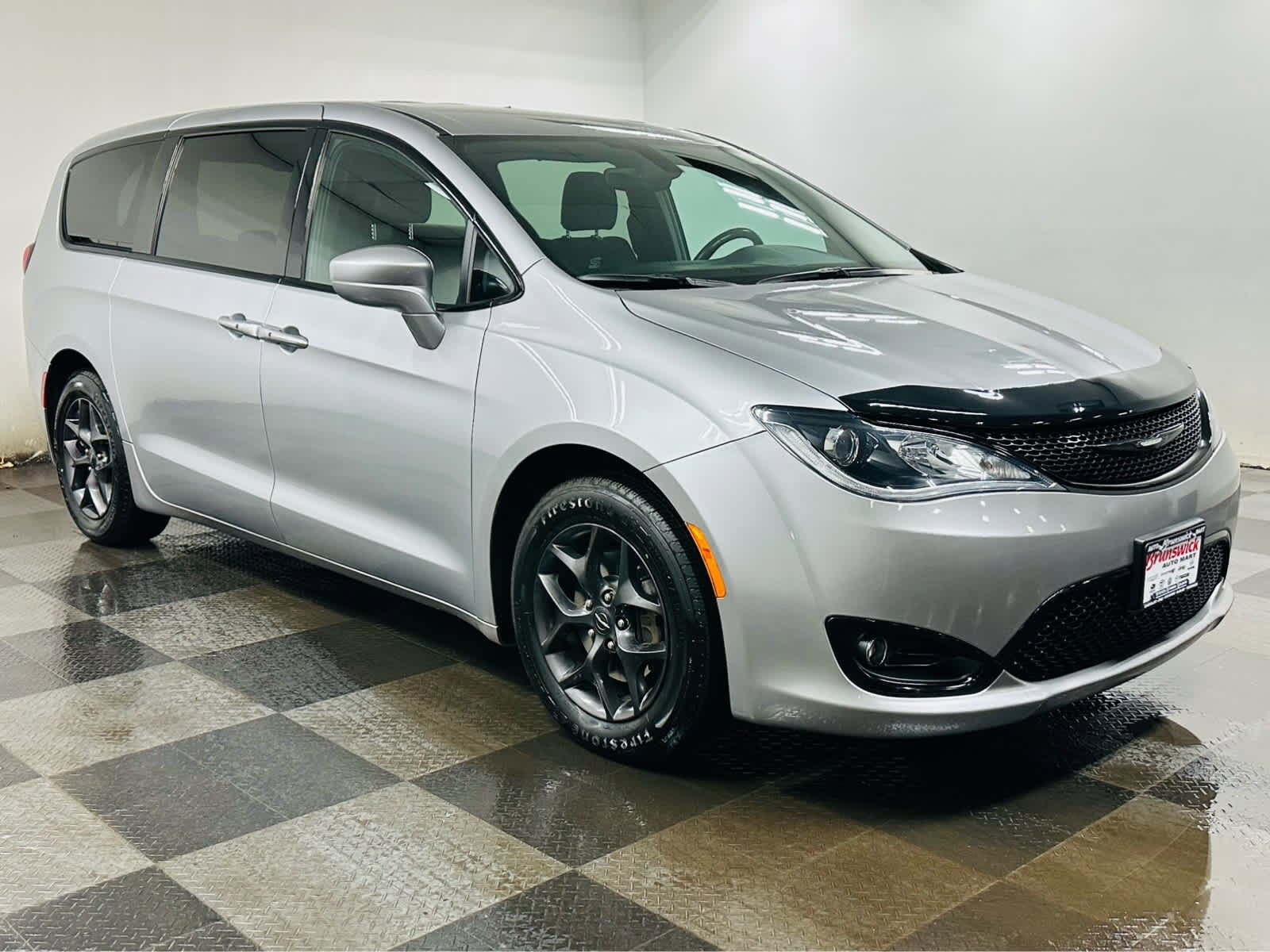 2018 Chrysler Pacifica Touring Plus photo 3
