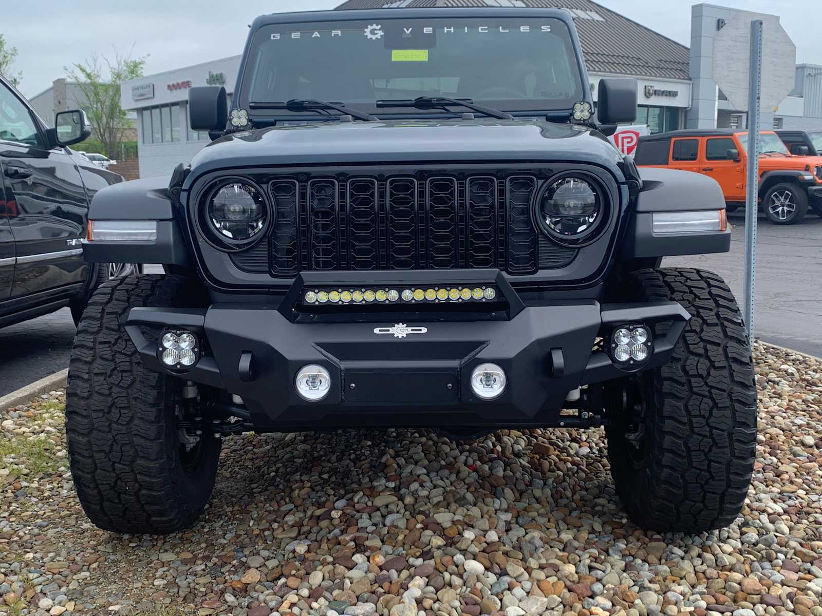 2025 Jeep Wrangler Willys photo 2