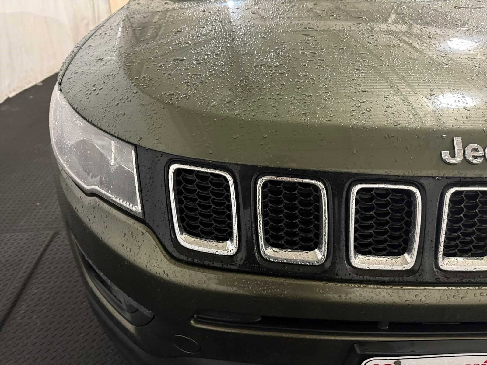 2021 Jeep Compass Latitude photo 4