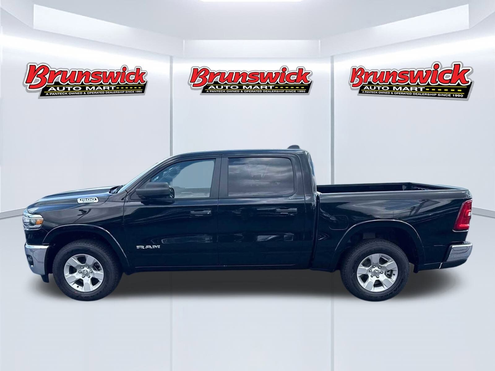 2025 Ram 1500 Big Horn photo 3
