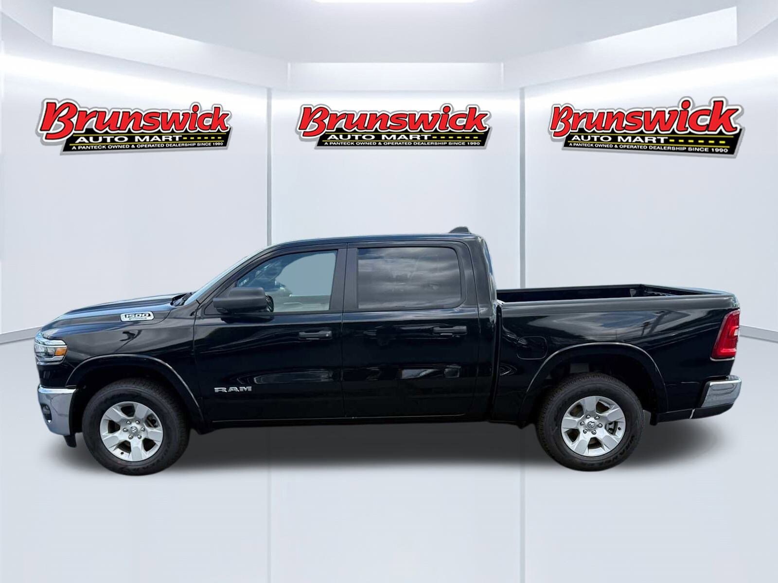 2025 Ram 1500 Big Horn photo 3