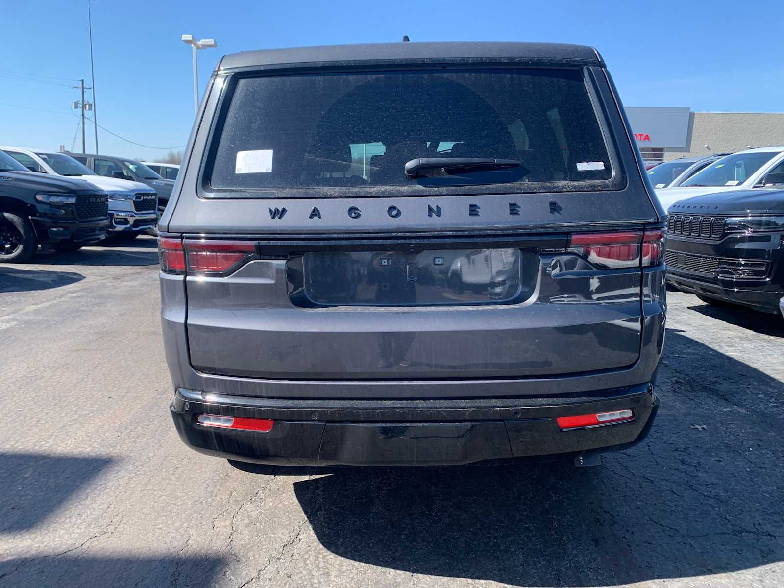 2025 Jeep Wagoneer Carbide photo 4