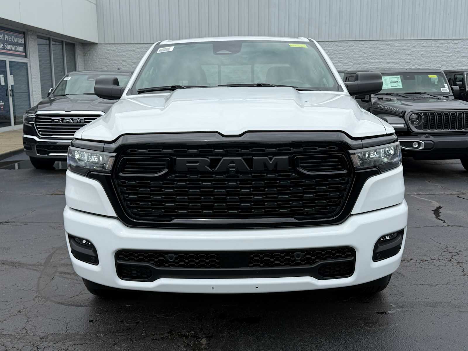 2025 Ram 1500 Tradesman photo 2