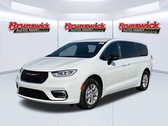 2025 Chrysler Pacifica SELECT Passenger Van