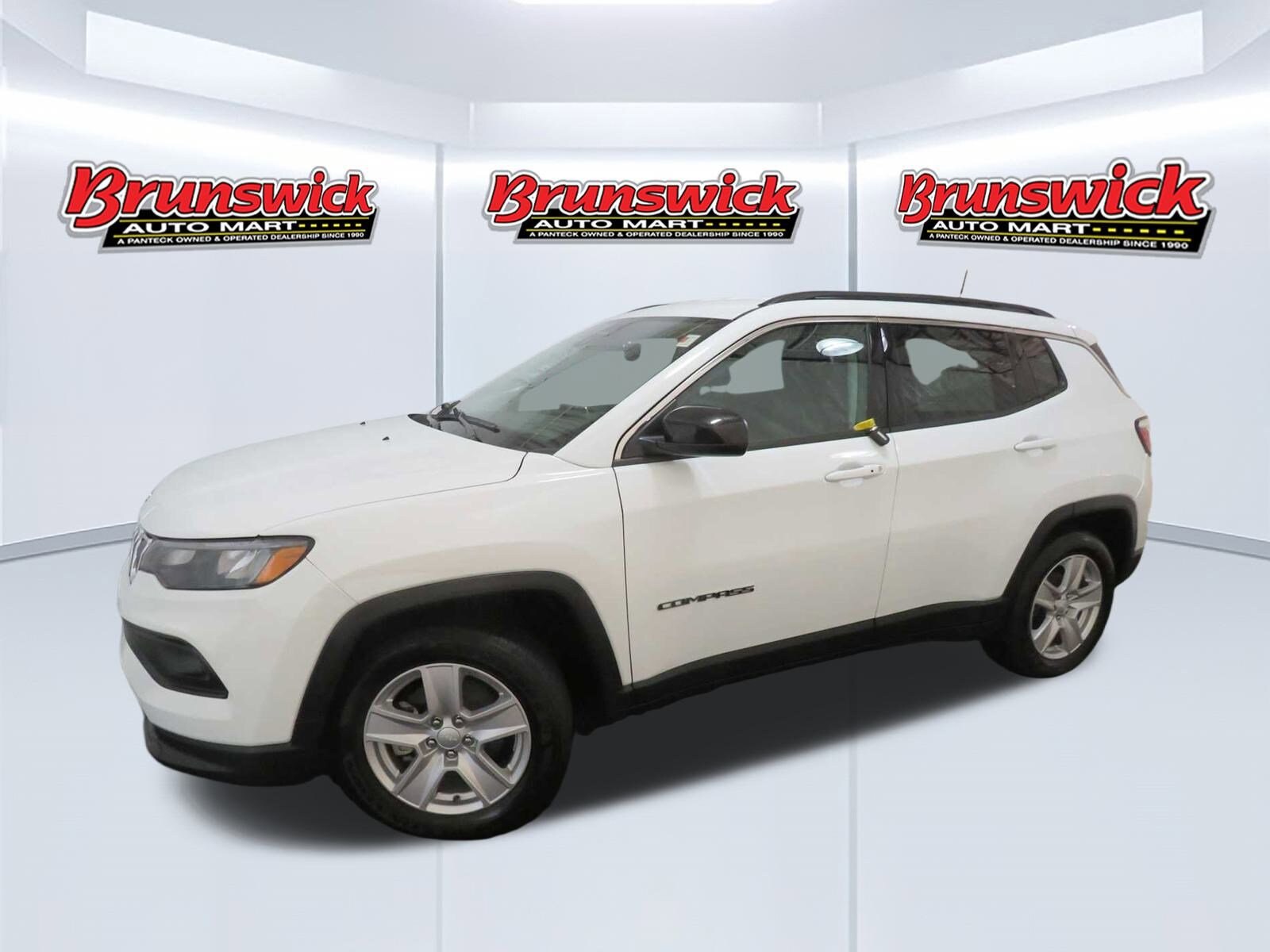 2022 Jeep Compass Latitude photo 2