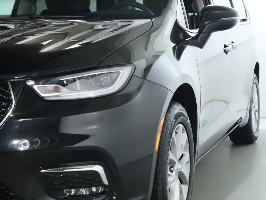 Used 2023 Chrysler Pacifica Touring L Van Passenger Van