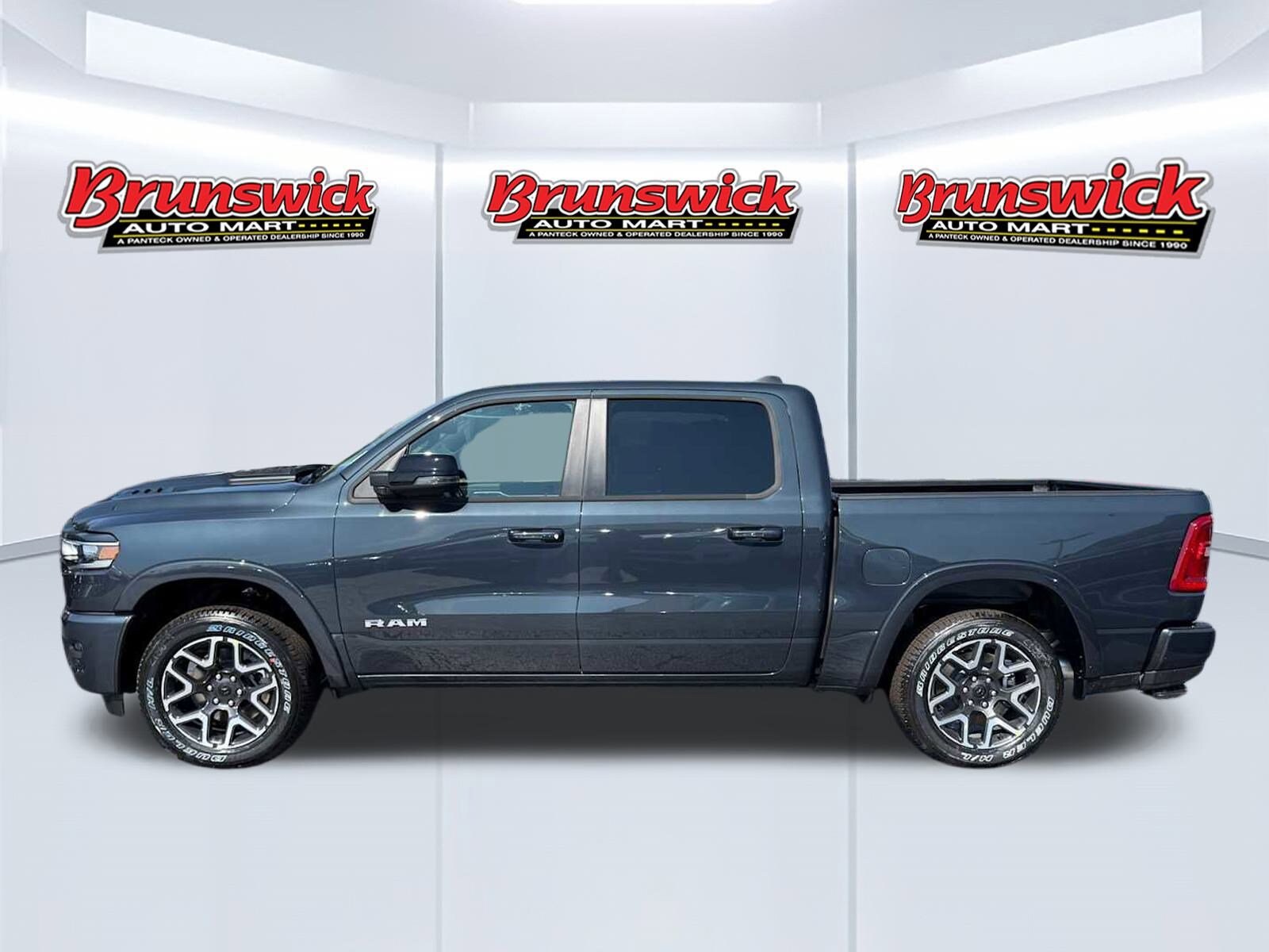 2026 Ram 1500 Laramie photo 2