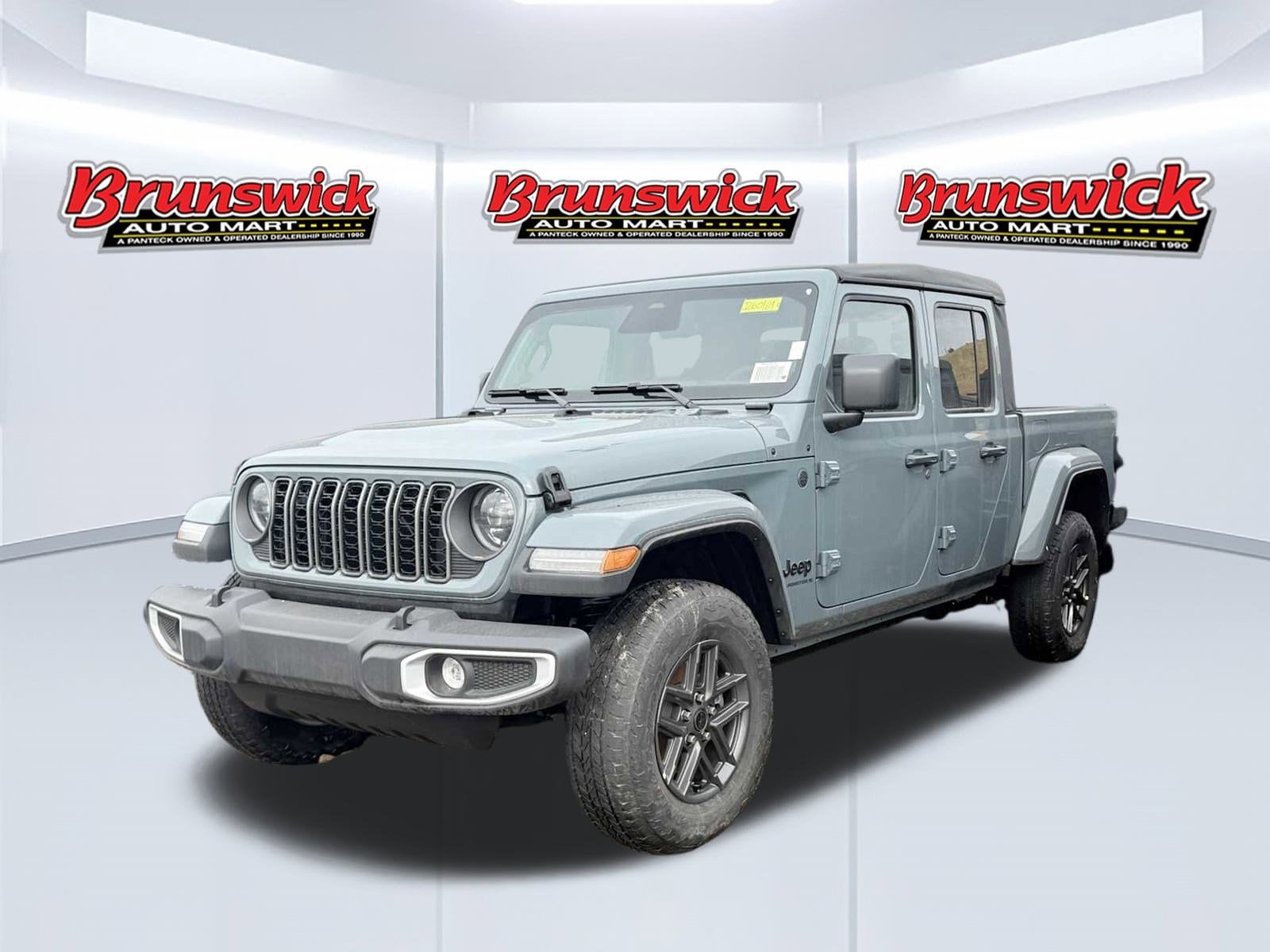 2026 Jeep Gladiator Pickup 