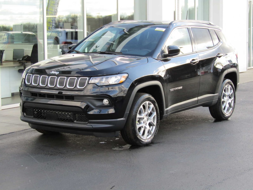 New 2024 Jeep Compass LATITUDE LUX 4X4 For Sale in Brunswick, OH Near