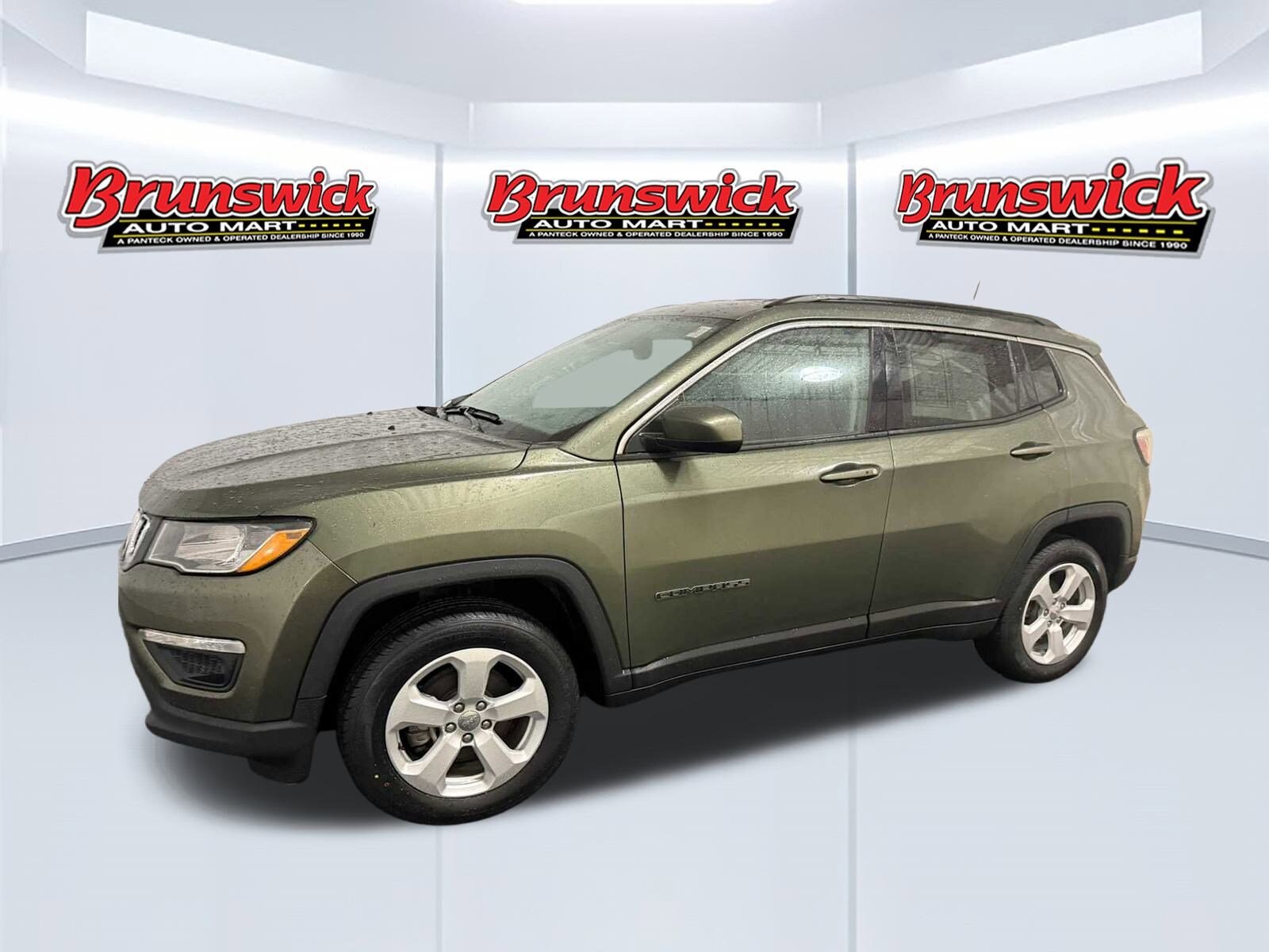 2021 Jeep Compass Latitude photo 2