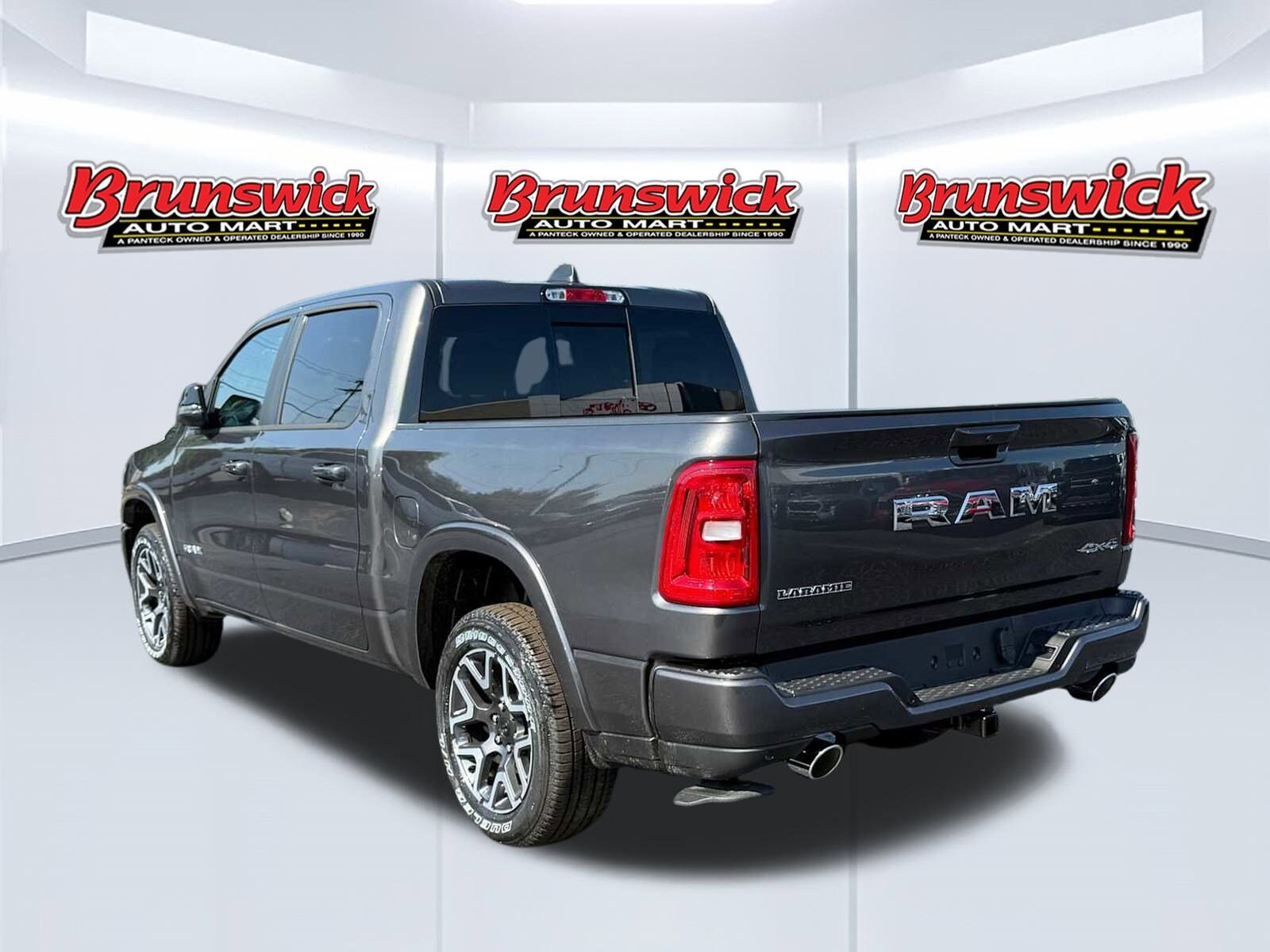 2026 Ram 1500 Laramie photo 3