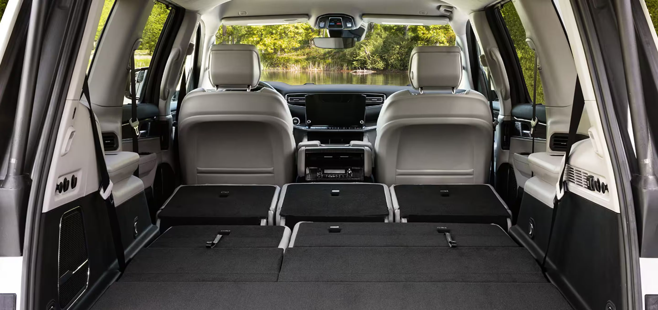 2024-Wagoneer-L-Trunk.png