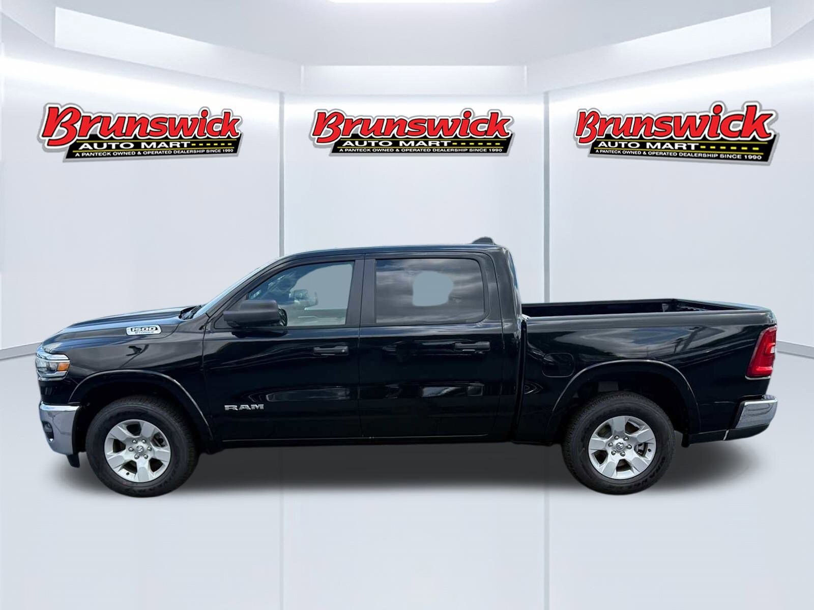 2025 Ram 1500 Big Horn photo 3