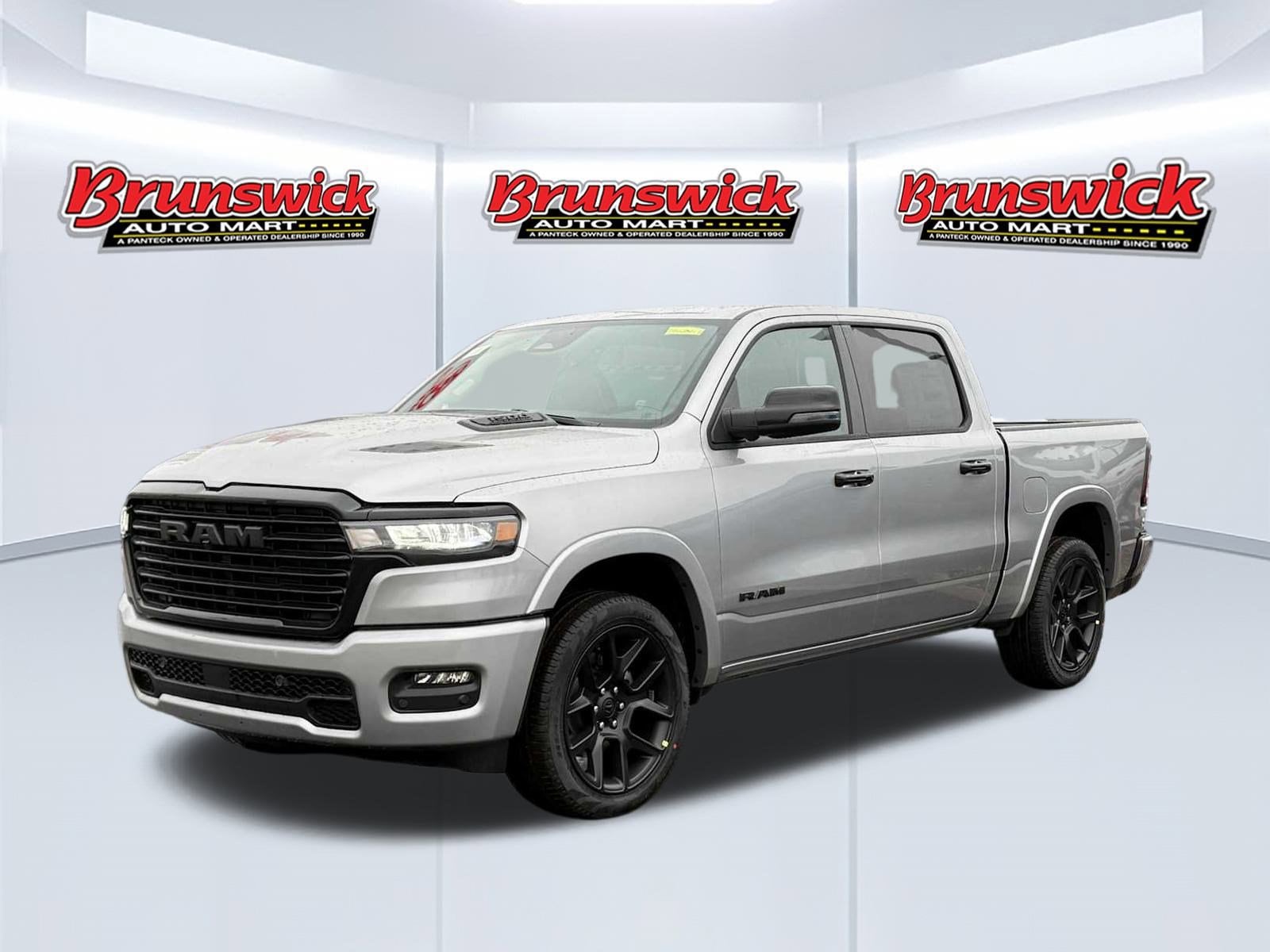 2026 RAM Ram 1500 Pickup Laramie's photo