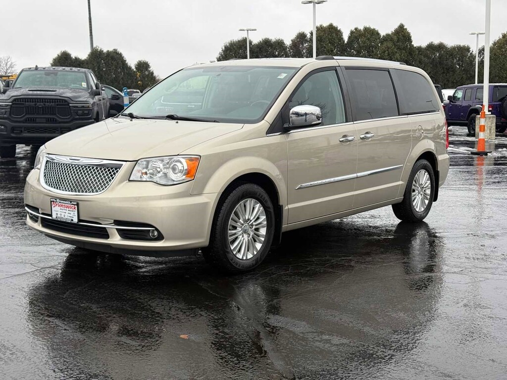 Used 2015 Chrysler Town & Country Limited Platinum Van