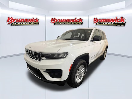 2023 Jeep Grand Cherokee Laredo SUV