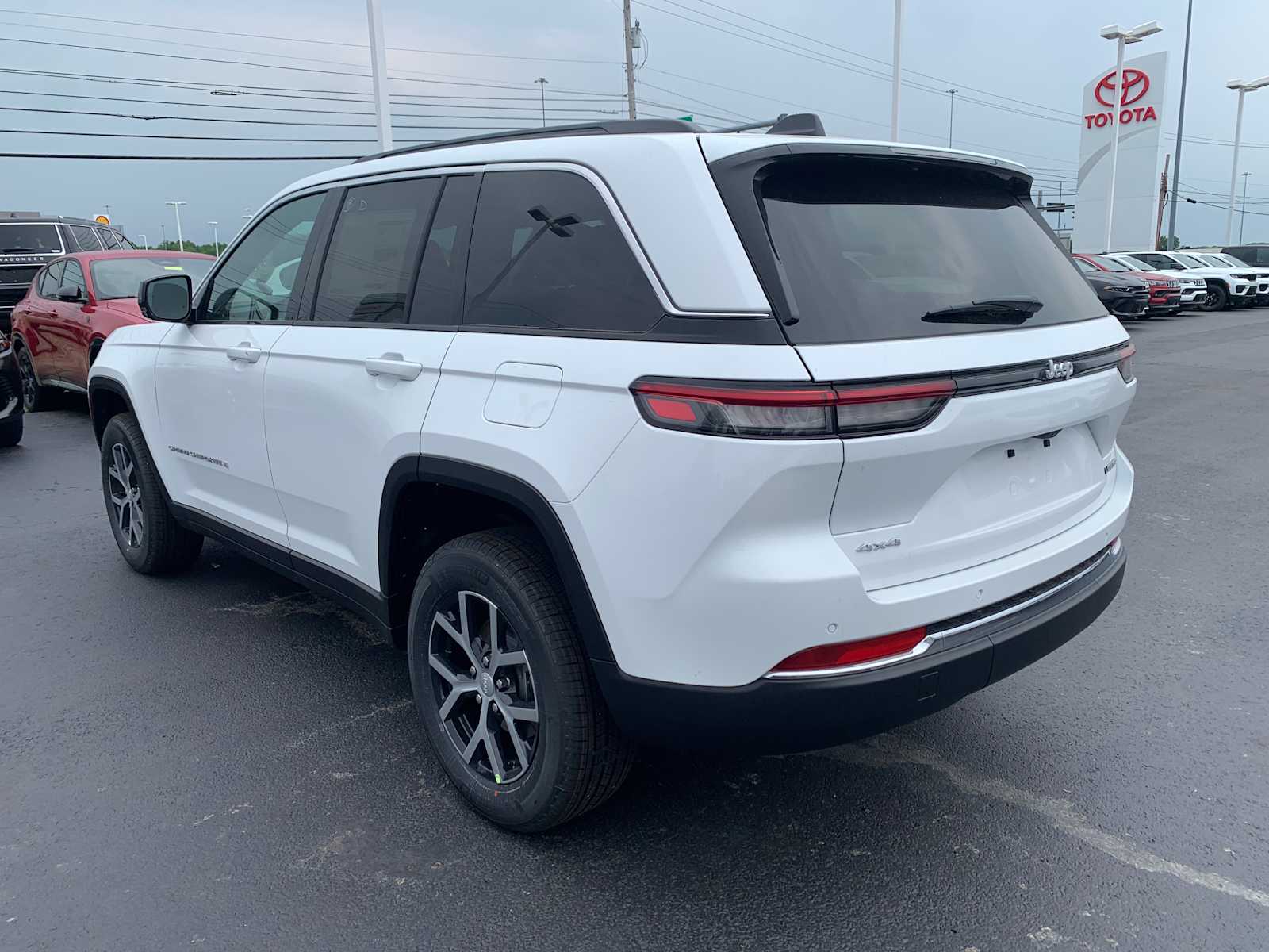 2025 Jeep Grand Cherokee Limited photo 4