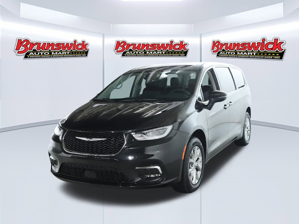 Used 2023 Chrysler Pacifica Touring L Van Passenger Van