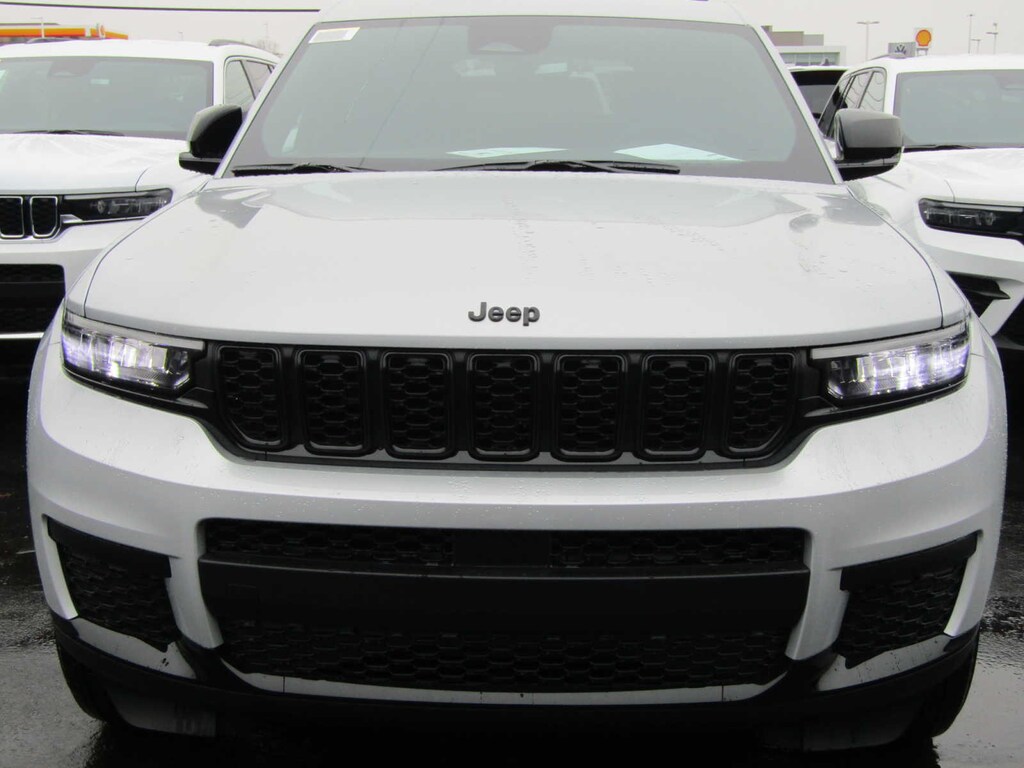 New 2024 Jeep Grand Cherokee ALTITUDE 4X4 For Sale in Brunswick, OH