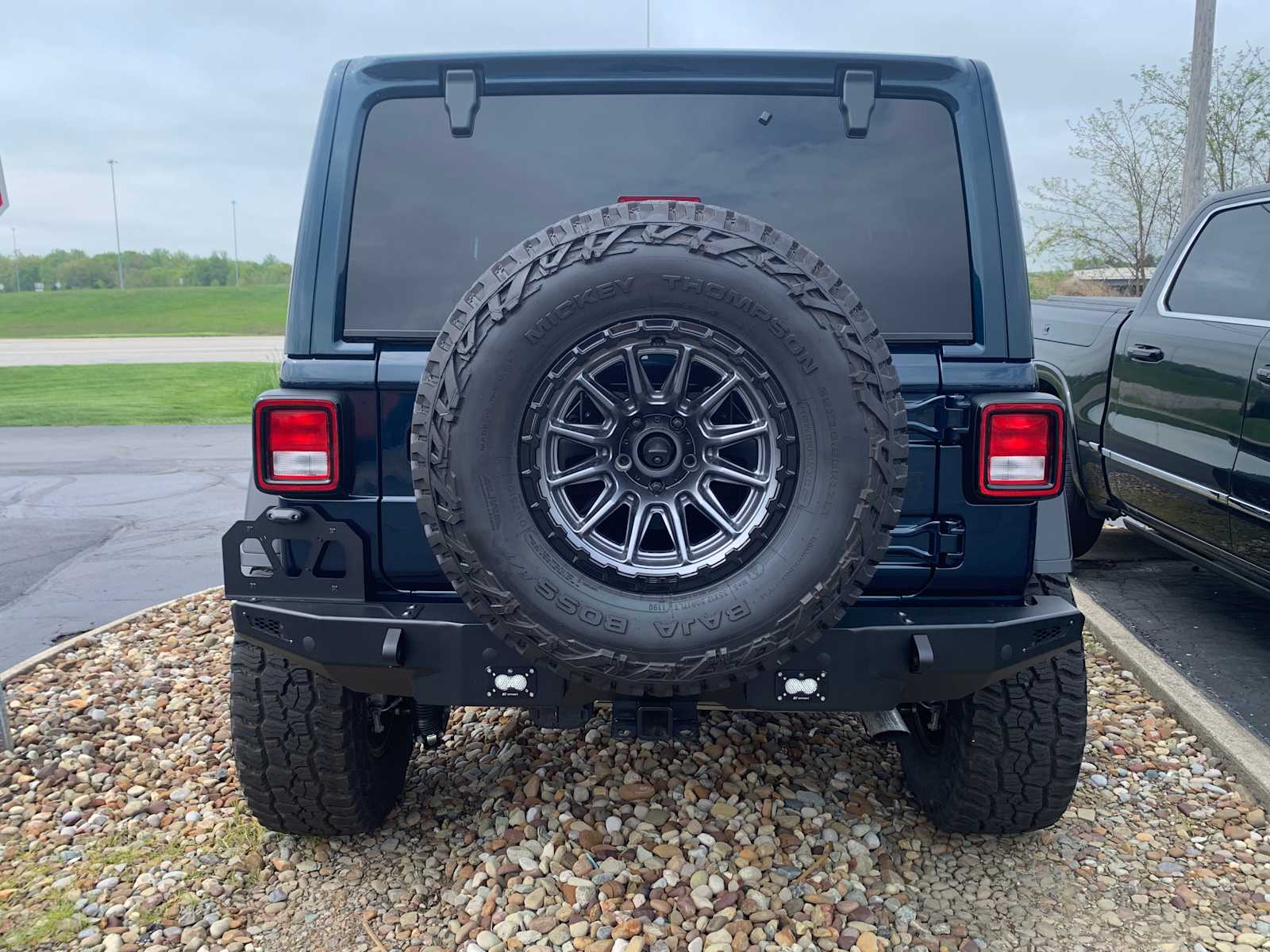 2025 Jeep Wrangler Willys photo 4