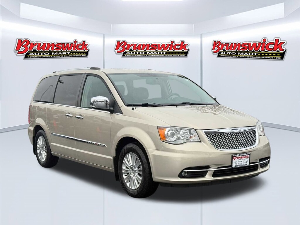 Used 2015 Chrysler Town & Country Limited Platinum Van