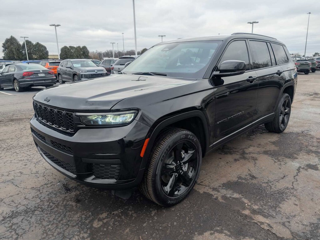 Used 2024 Jeep Grand Cherokee L Laredo SUV