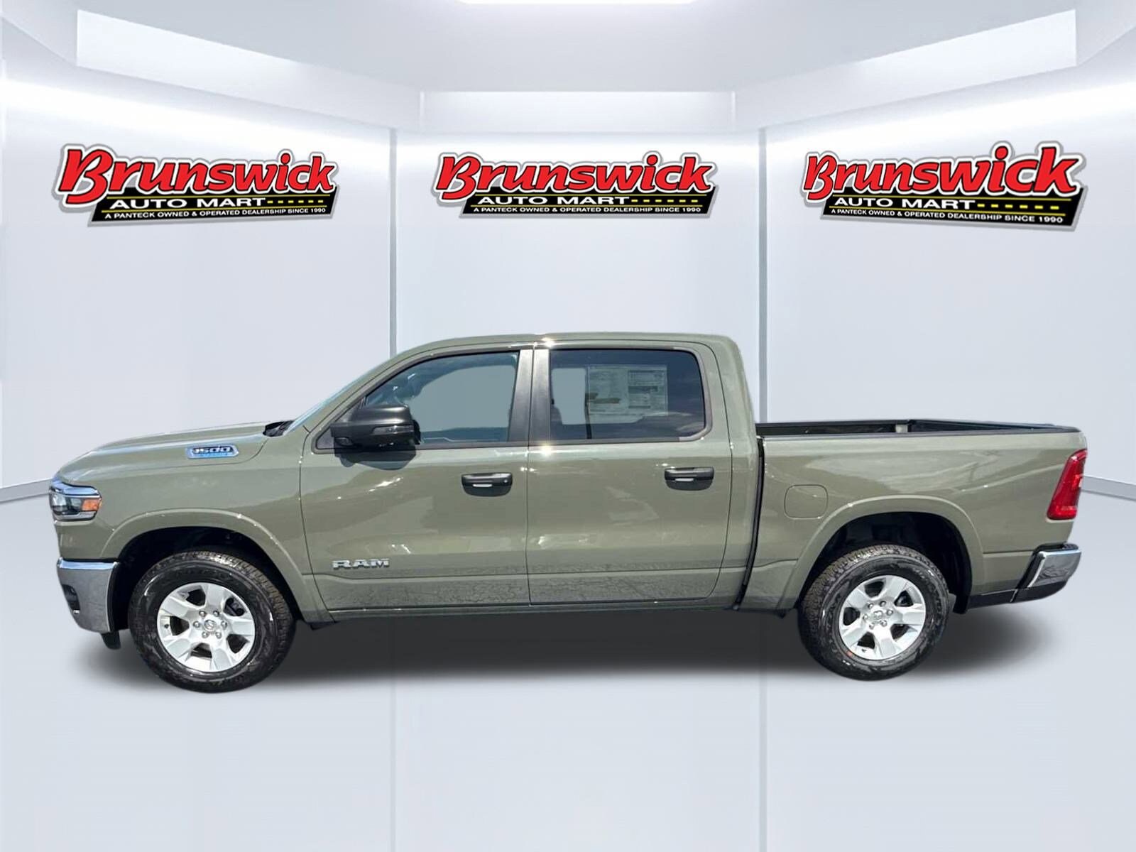 2026 Ram 1500 Big Horn photo 3