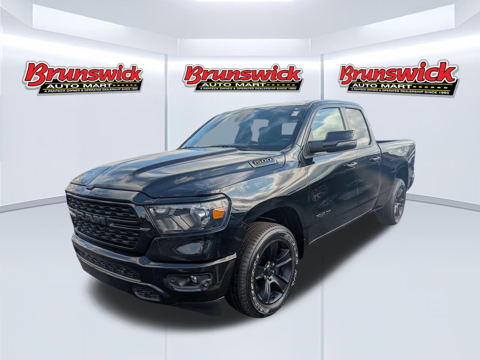 View vehicle photo 3